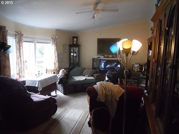 2nd image of 11005 NE 76th St Unit 8