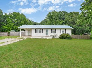 111 Meadow Creek Dr, Crossville, TN 38572