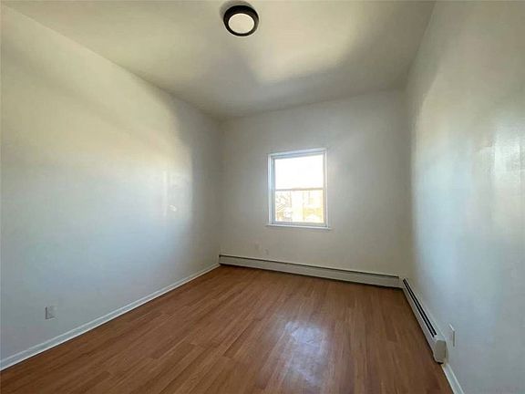 4th image of 906 Hempstead Tpke Floor 2