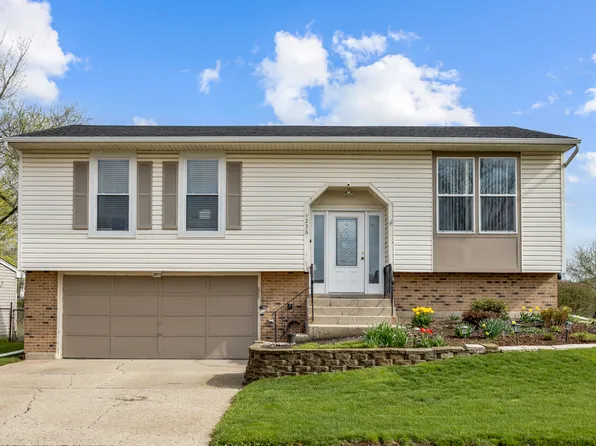 1236 Corley Dr, Elgin, IL 60120