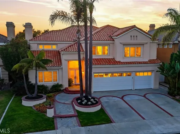 21171 Hillsdale Ln, Huntington Beach, CA 92646