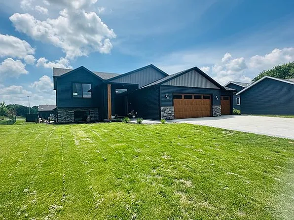 501 10th St W, Mantorville, MN 55955