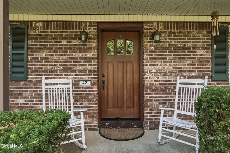 3rd image of 42 Brookline Drive