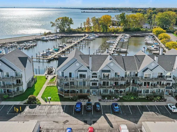 37512 Jefferson Ave APT 303, Harrison Township, MI 48045