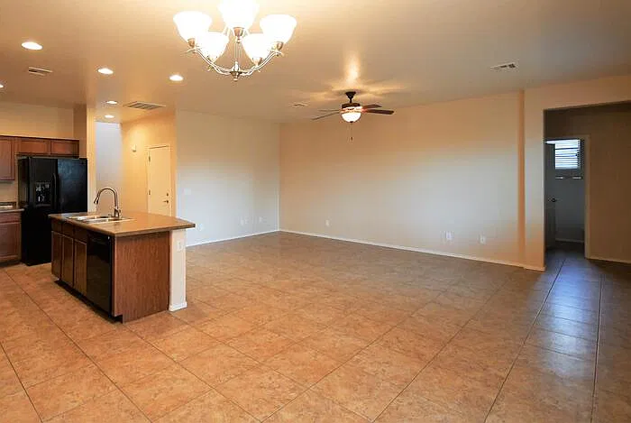 4 bed, 3.0 bath, 1861 sqft, $2,295 — Photo 3