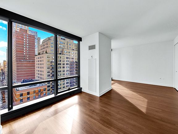 3rd image of 200 W 67th St APT 32D