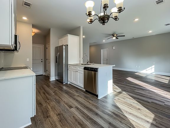 5th image of 11 Greyfield Dr