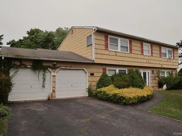 96 Rustic Avenue, Medford, NY 11763