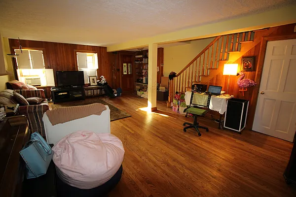 Rented by Brooklyn Real Inc | media 27