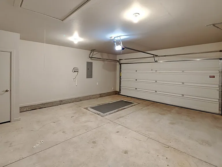 8400 Rainier St — Photo 18