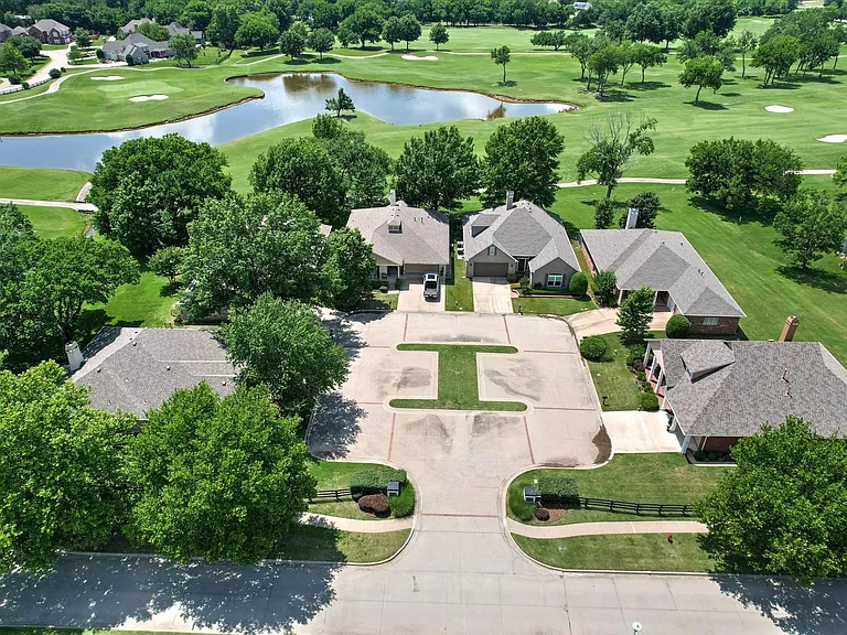 412 N Forest Ridge Blvd — Photo 38