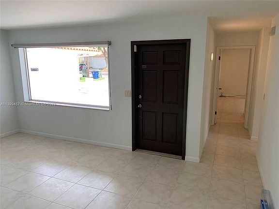 3rd image of 1117 NE 2nd Ct #1