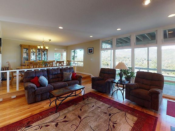 4th image of 20691 Keeley Dr