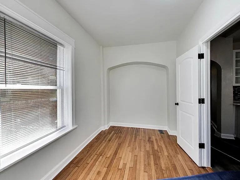 43 N Menard Ave #2 — Photo 6