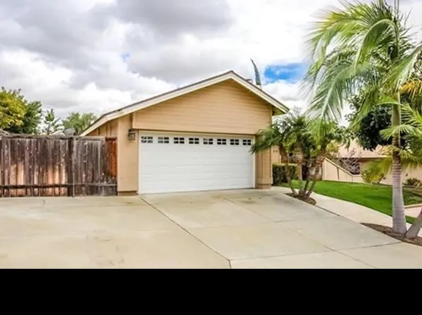 378 Bay Leaf Dr, Chula Vista, CA 91910