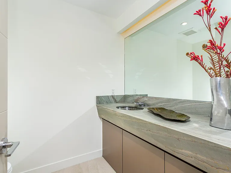 8665 Glenwick Ln — Photo 15