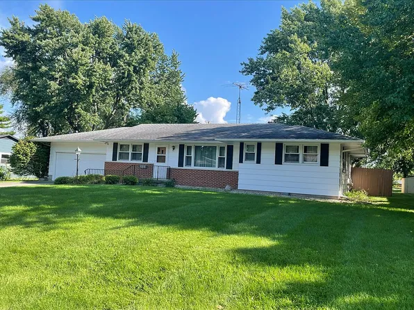 311 E Franklin St, Fisher, IL 61843