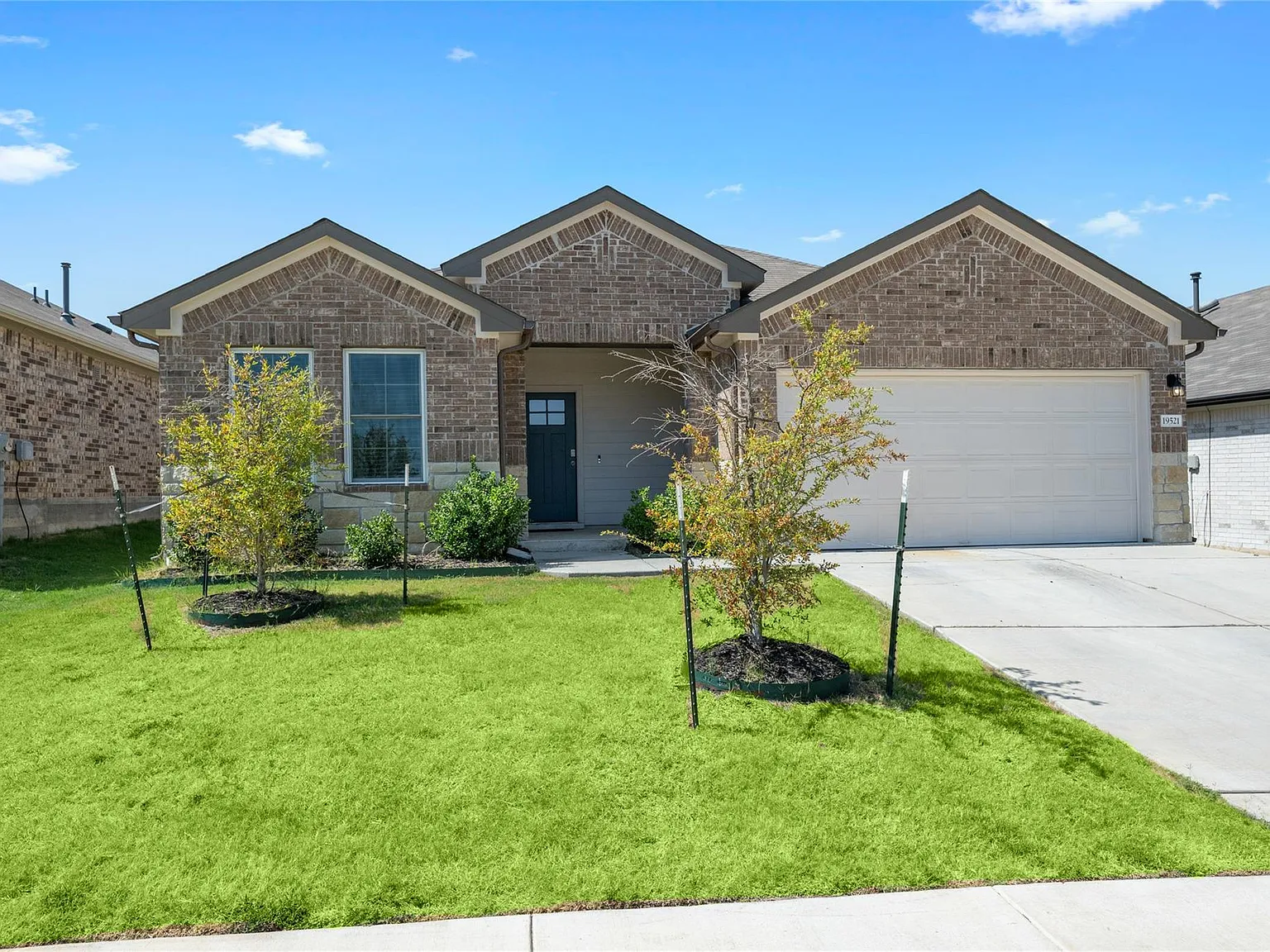 3 bed, 2.0 bath, 1579 sqft, $1,850 — Photo 2