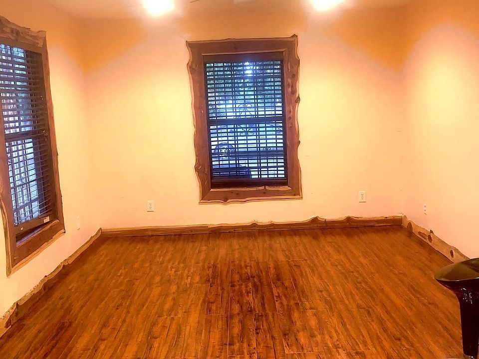 2nd image of 4409 Pickett St
