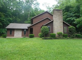 10811 Northwood Ave NE, Bolivar, OH 44612