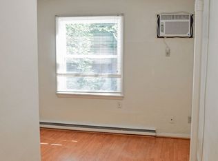 607 W Healey St #609-L, Champaign, IL 61820