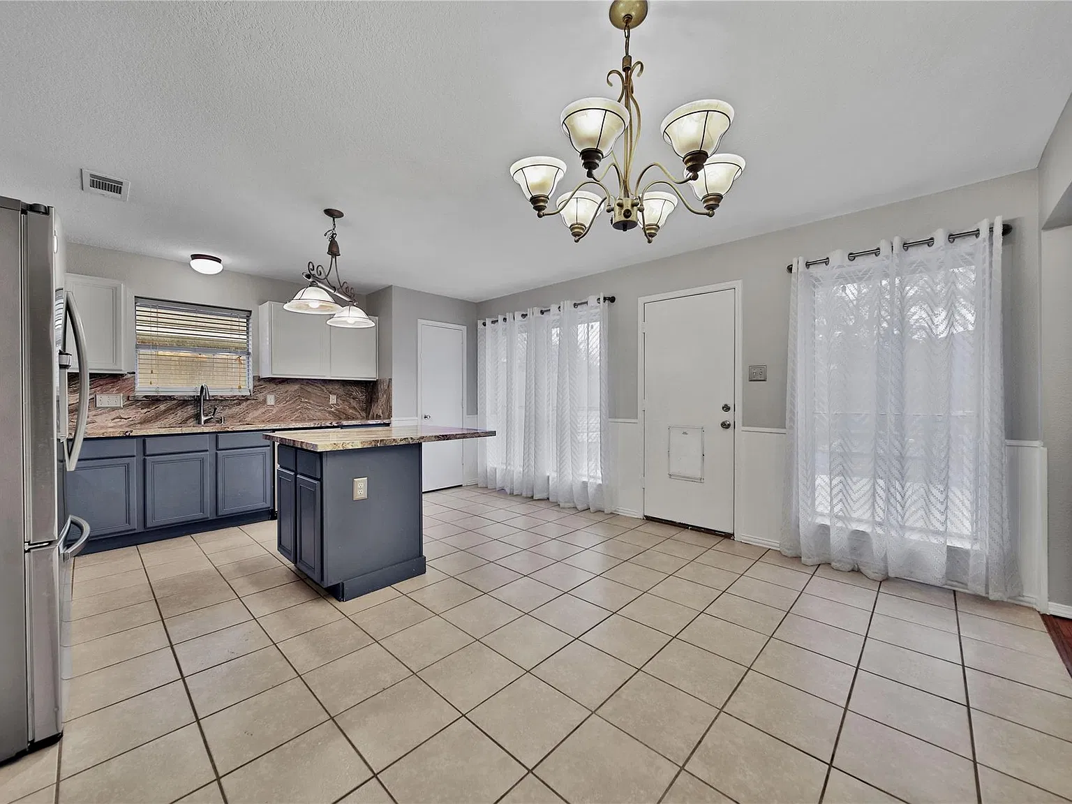 3 bed, 2.0 bath, 1519 sqft, $1,850 — Photo 4