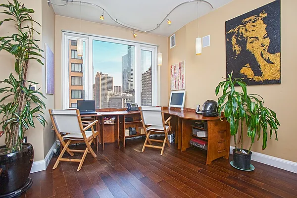 Sold by LG Fairmont Group | media 27