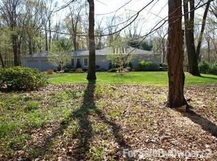 46 Old Barnabas Rd, Woodbridge, CT 06525