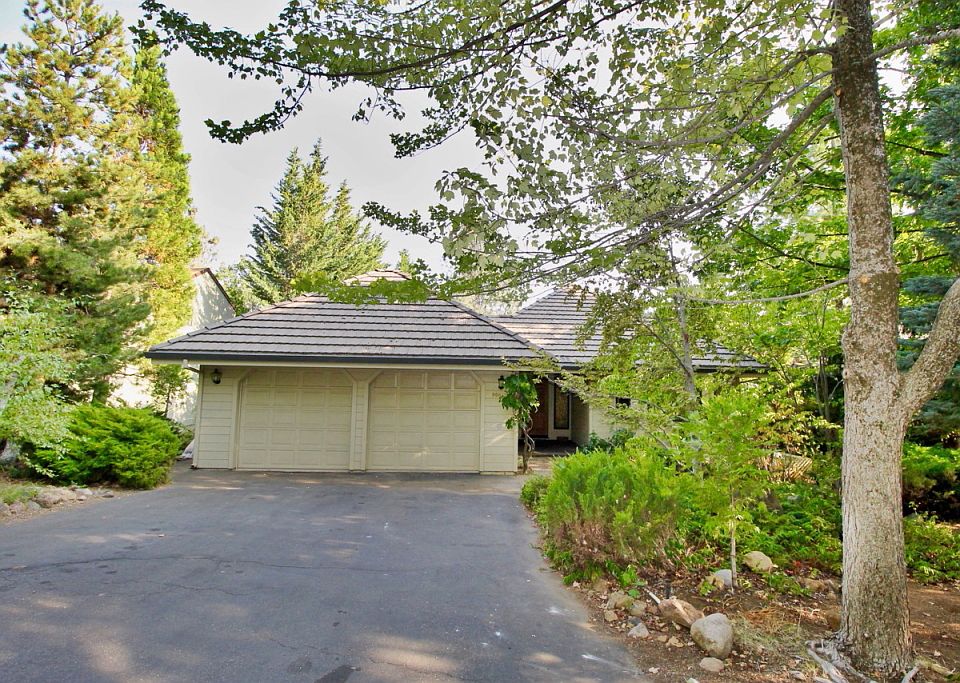 1st image of 900 Buckthorn Dr