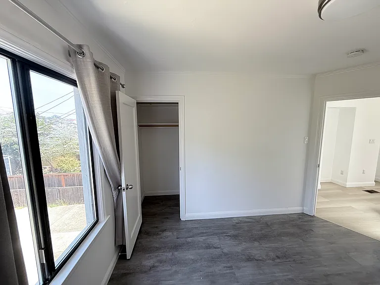 648 Sweeny St — Photo 9