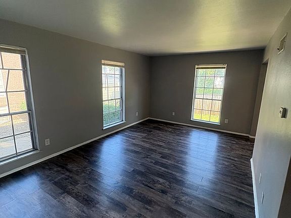 4th image of 919 W Crestwood Dr APT A4