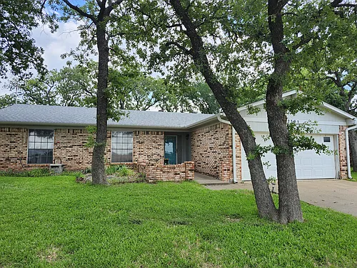 2305 Stockbridge Ct Photo 1