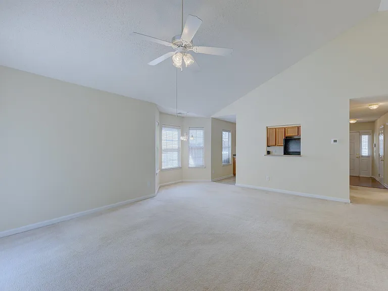 184 Ivy Square Dr — Photo 8