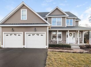 24 Empress Dr, Southington, CT 06489