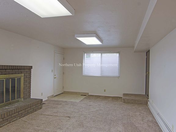 3 Front Room_04262017