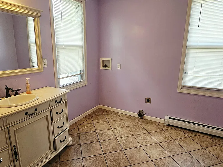 1631 Vine St — Photo 10