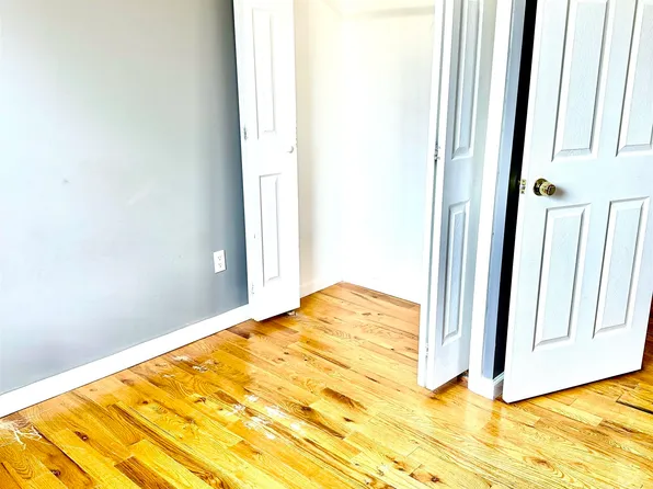 245 Duncan Avenue image 13 of 17