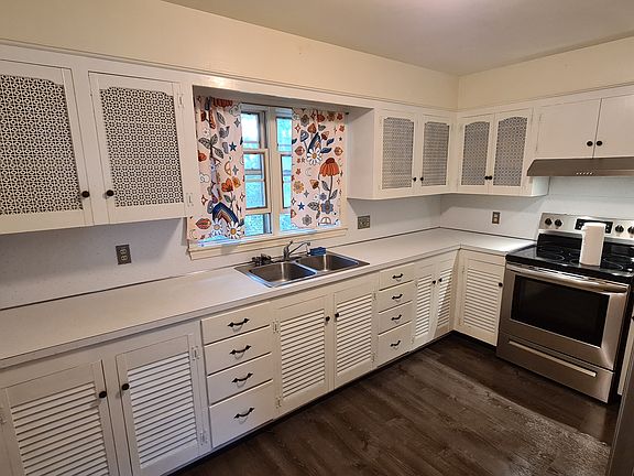 2nd image of 84 Benedict Ln APT A