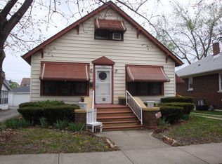 916 Wilcox St, Joliet, IL 60435