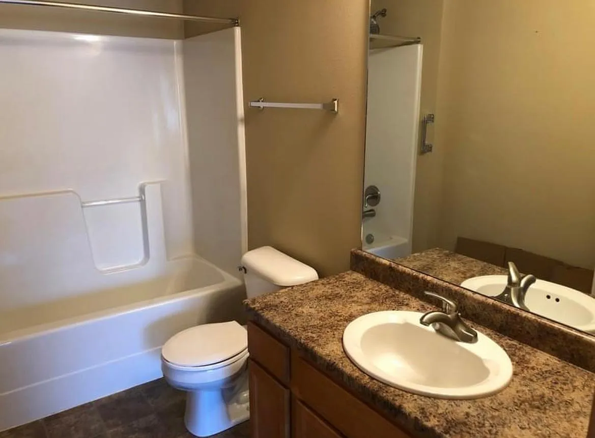 1805 SW White Birch Cir — Photo 4
