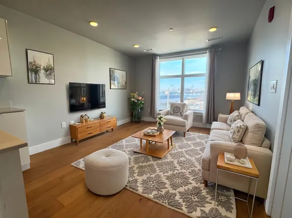 250 Meridian St #204, East Boston, MA 02128