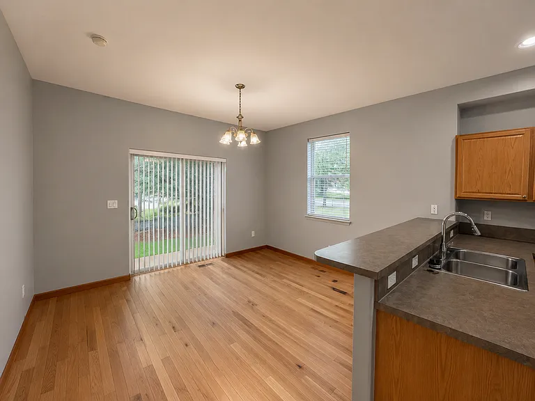 42 Audrey Cir — Photo 3
