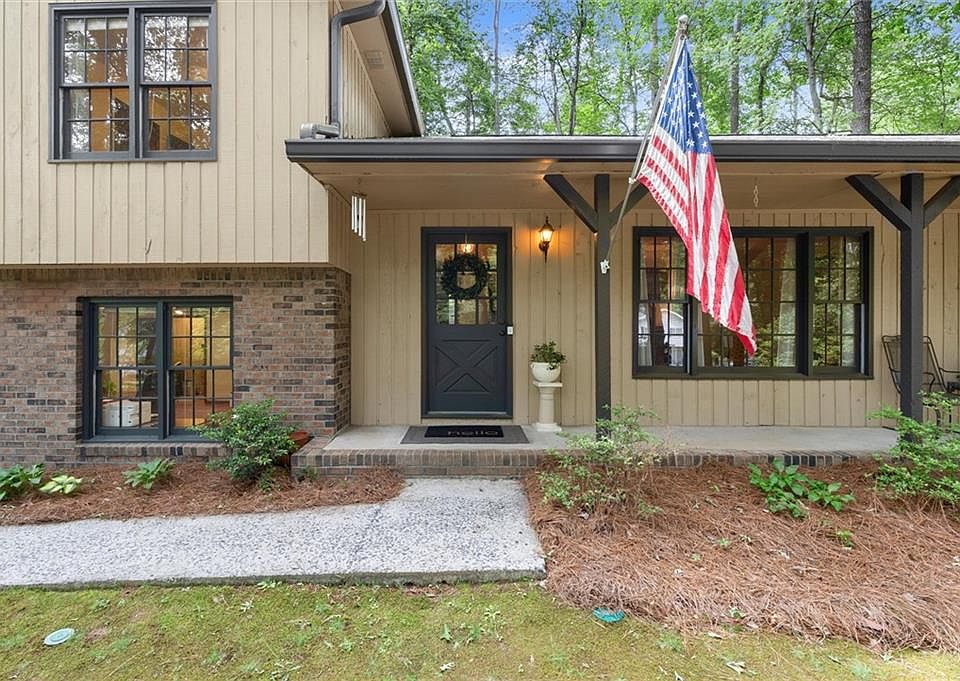 1st image of 3379 Mountain Hollow Dr