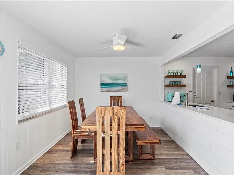 2572 Jefferson Cir — Photo 17