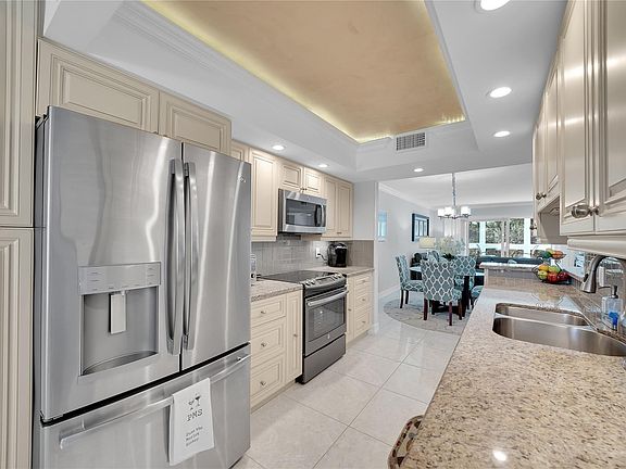 4th image of 1501 Cayman Way #L4