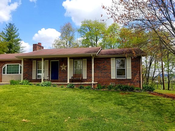 4th image of 476 Rogers Cir