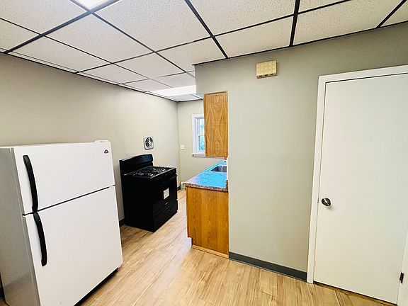 4th image of 75 Broadway #17E