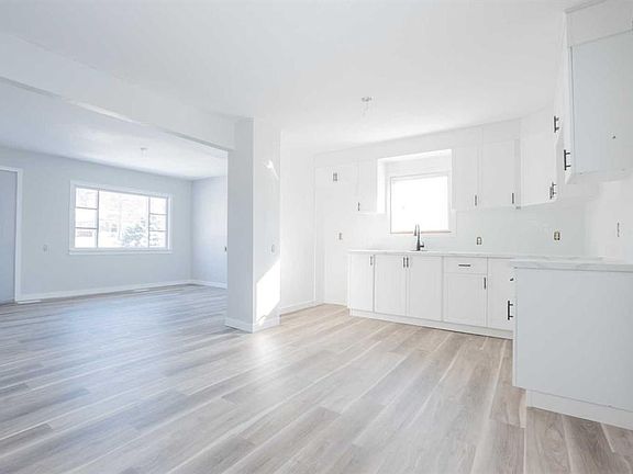 4th image of 9513 N 105th Ave