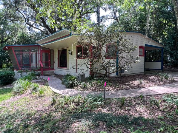 411 NW 26th St