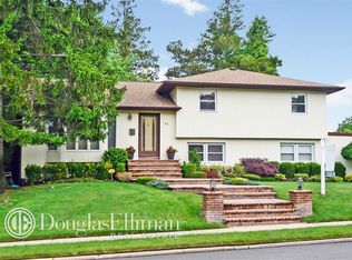 11 Saul Pl, Plainview, NY 11803